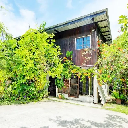 Oyo Home 90800 Rumah Pangi Homestay
